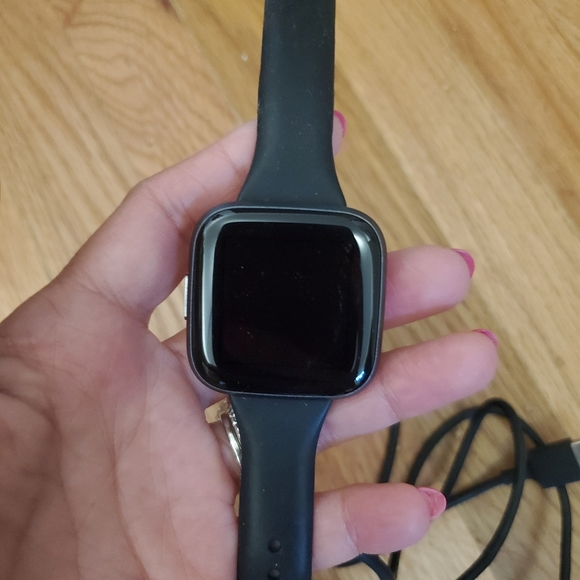 Fitbit versa 2 black - Picture 3 of 3